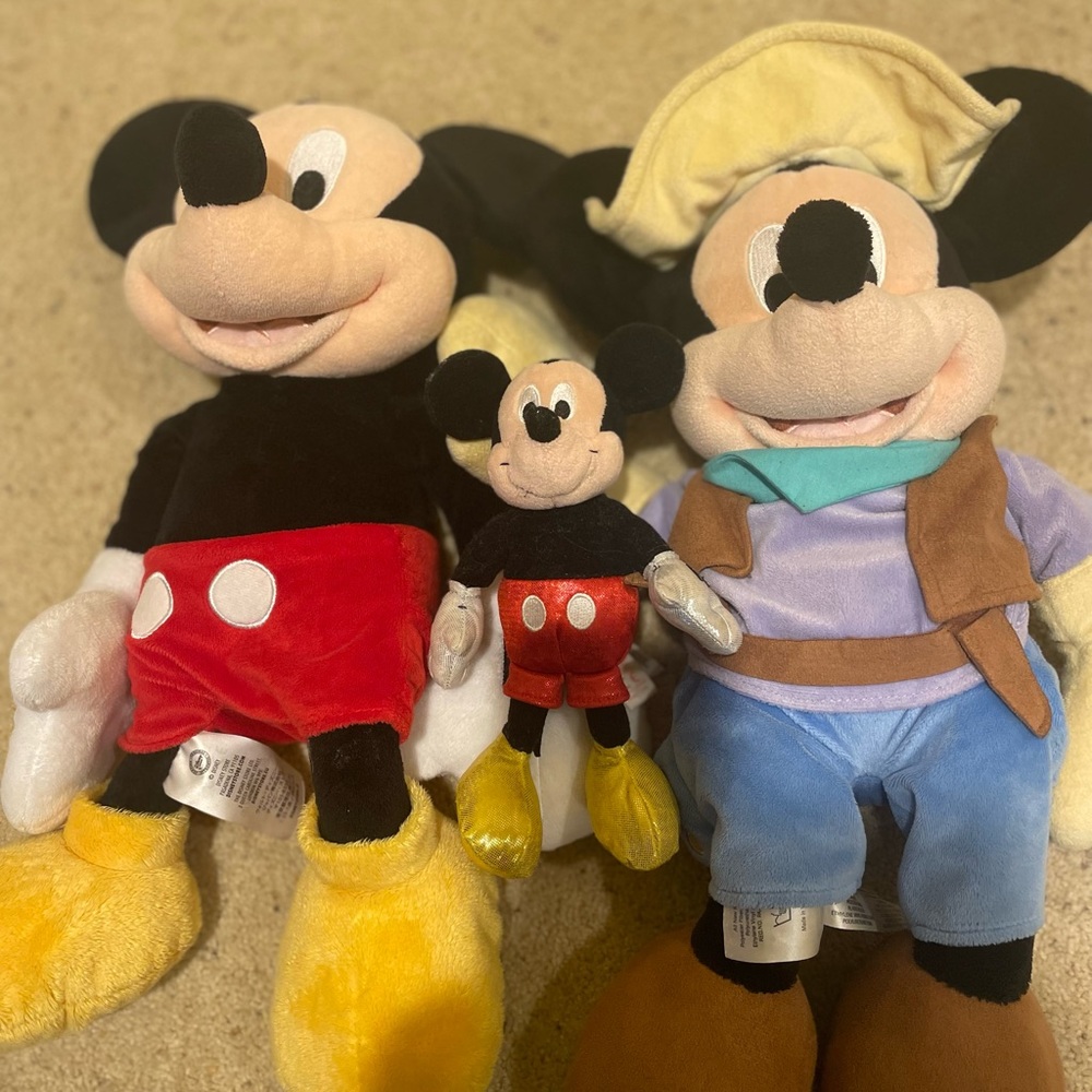 Mickey Bundle Plush - Picture 4 of 4